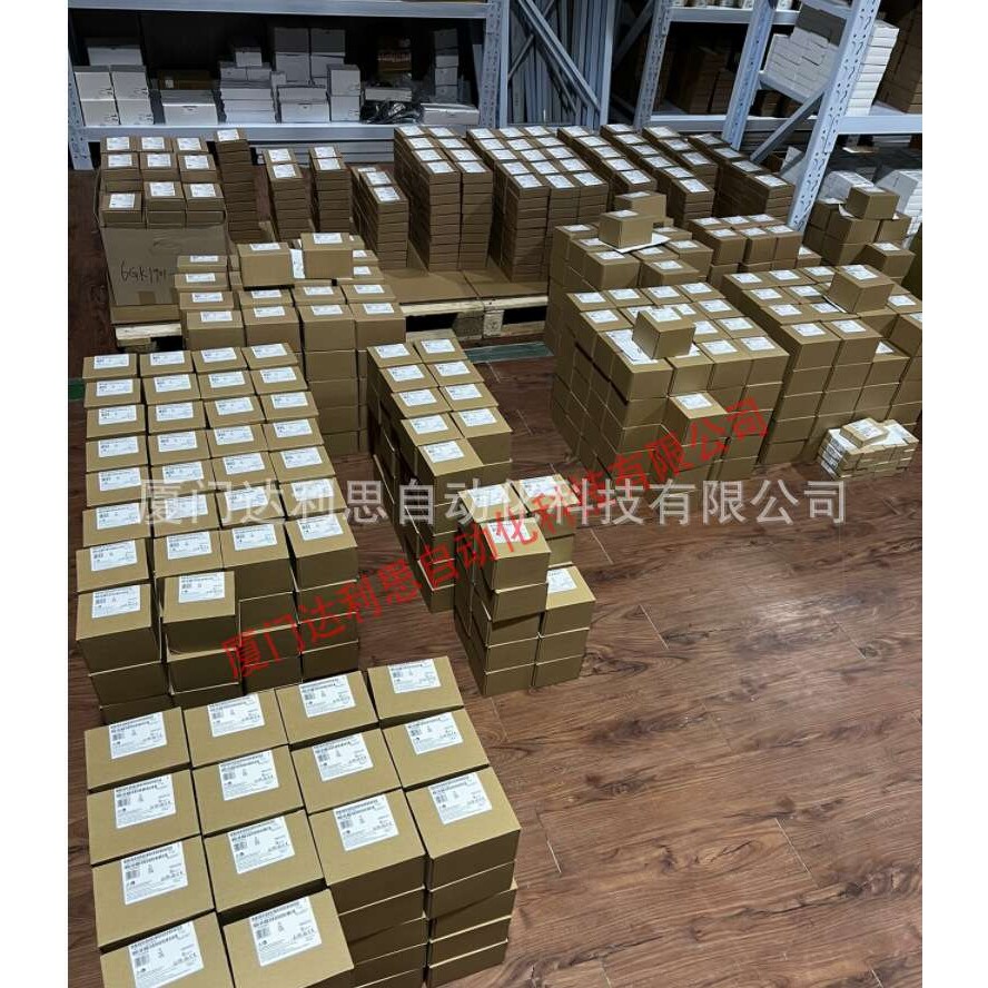 供应BMXRMS004GPF存储卡施耐Schneide