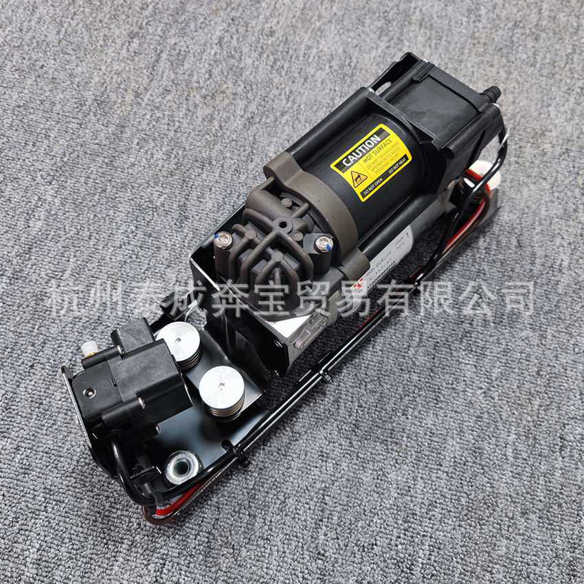 372006864215 适用宝马F02减震器打气泵