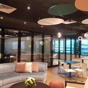 玻璃隔墙新款速装模块化隔断隔音防火防潮隔断出口外销省人工