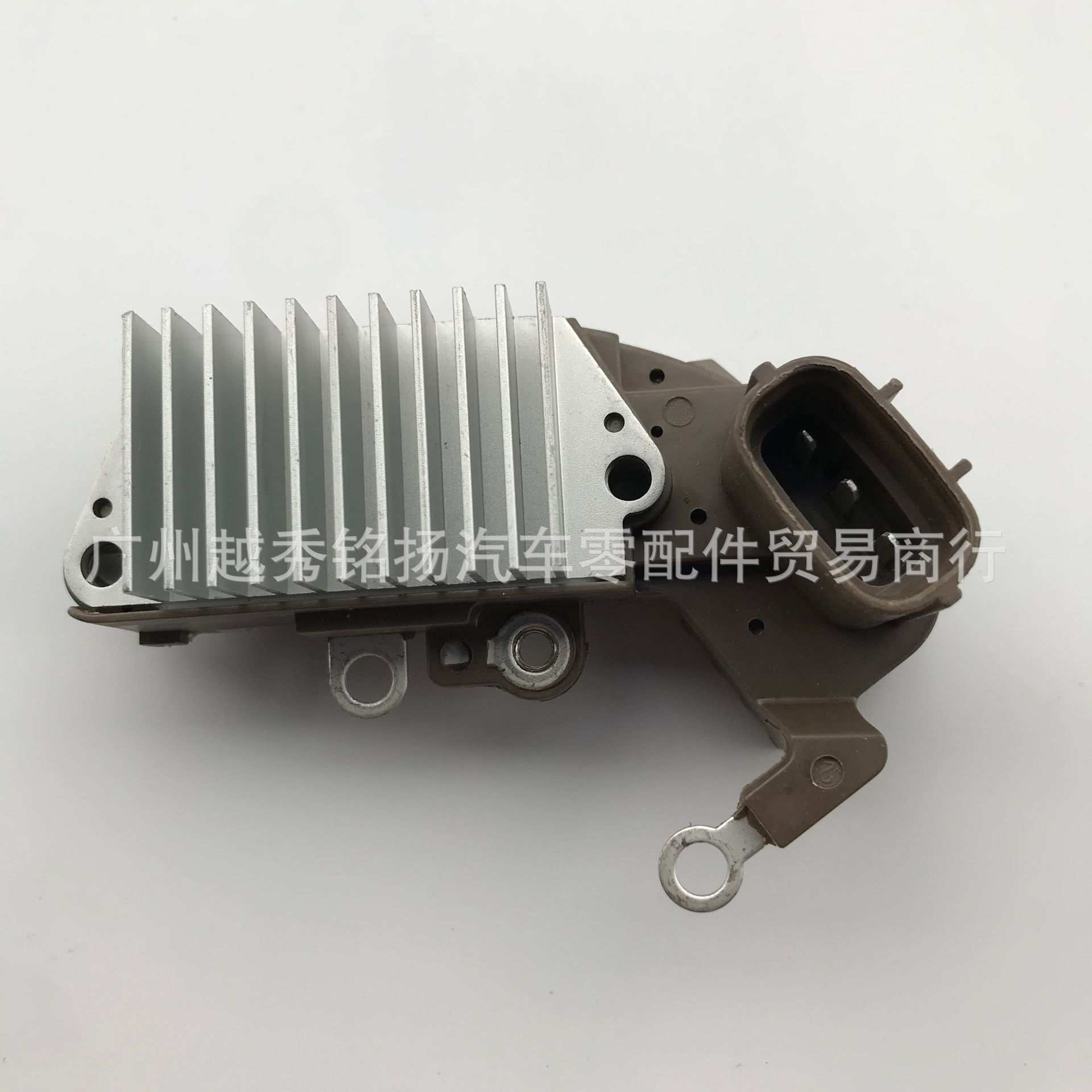 适用于长安之星474利亚纳丰田凌志126000-1970汽车发电机调节器