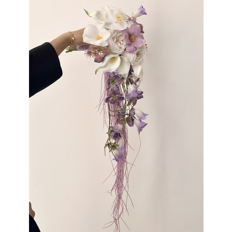 高级感紫色瀑布仿真花婚礼新娘水滴手捧花结婚摄影手捧花领证花束