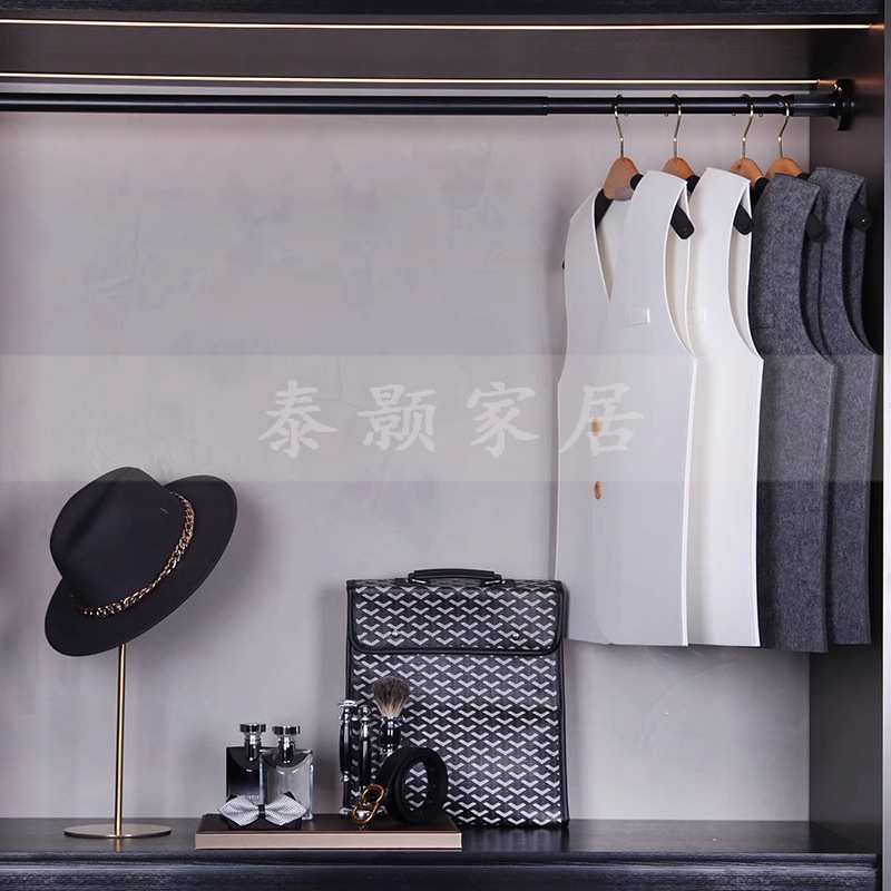 意式简约全屋设计样板房衣帽间设计毛毡衣收纳组合装饰品搭配设计