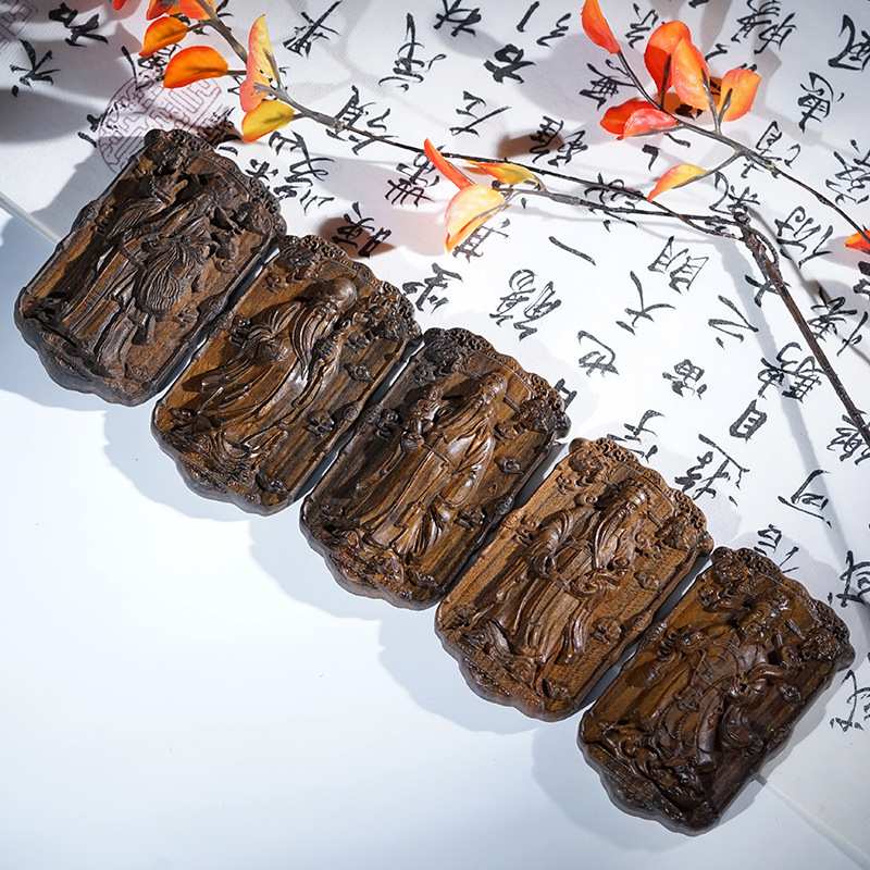 沉香木雕刻五路财神平安牌无事牌吊坠挂牌文玩礼品盒装工艺小件