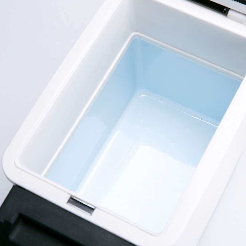 夏日热卖车载冰箱6L 冷热两用 6升汽车用小冰箱 多用途迷你便携式