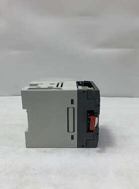 2CSM320000R1011    ABB       开关操作继电器