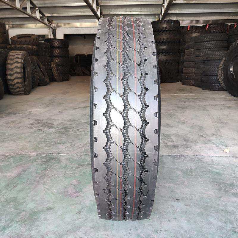 货车轮胎 1200R20 175/70R14 225/45R18 700R16 825R16载重轮胎