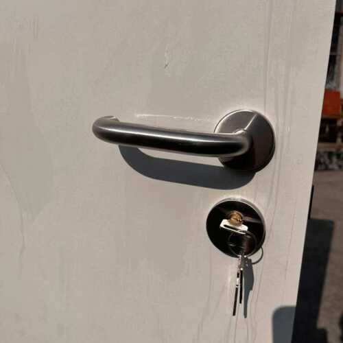 A款内开箱房门无门槛container door