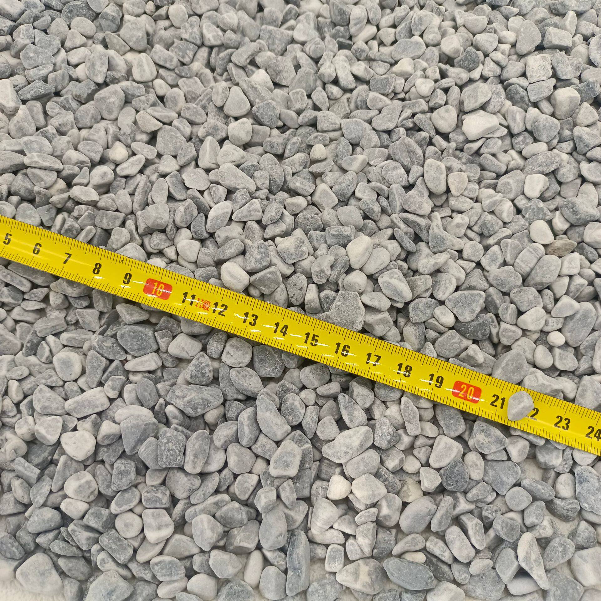 灰色石子碎石水洗石胶黏石水磨石骨料庭院花园装饰园林造景灰碎石