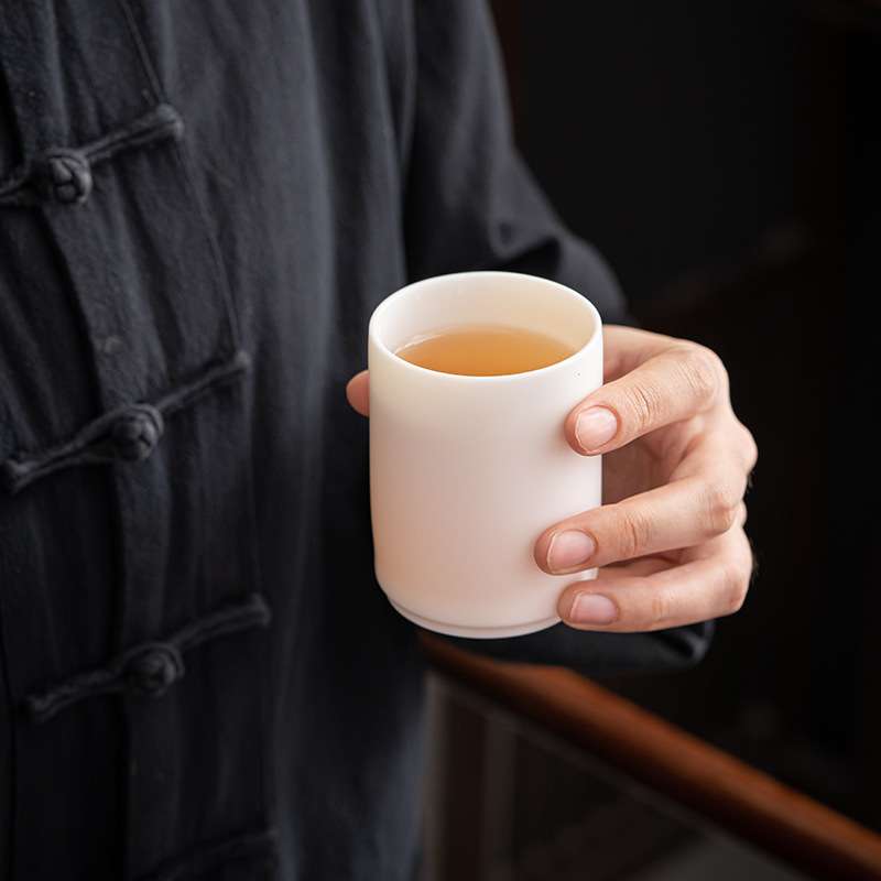羊脂玉白瓷闻香杯茶杯陶瓷主人杯单杯猪油白直筒品茗杯单人杯