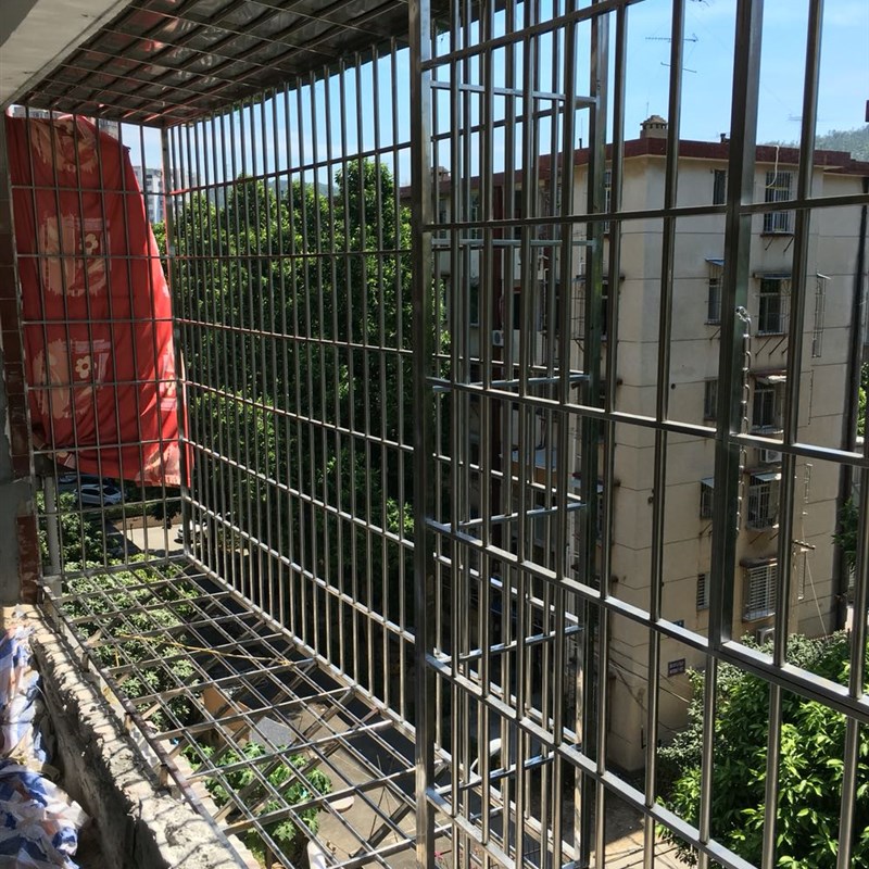 厦门不锈钢防盗窗户长城304网盗护永不生锈门窗防防栏防护网包装