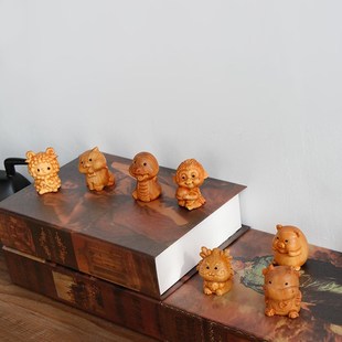 崖柏木雕十二生肖桌面小摆件鼠牛虎兔龙蛇马羊猴鸡狗猪办公桌装 饰