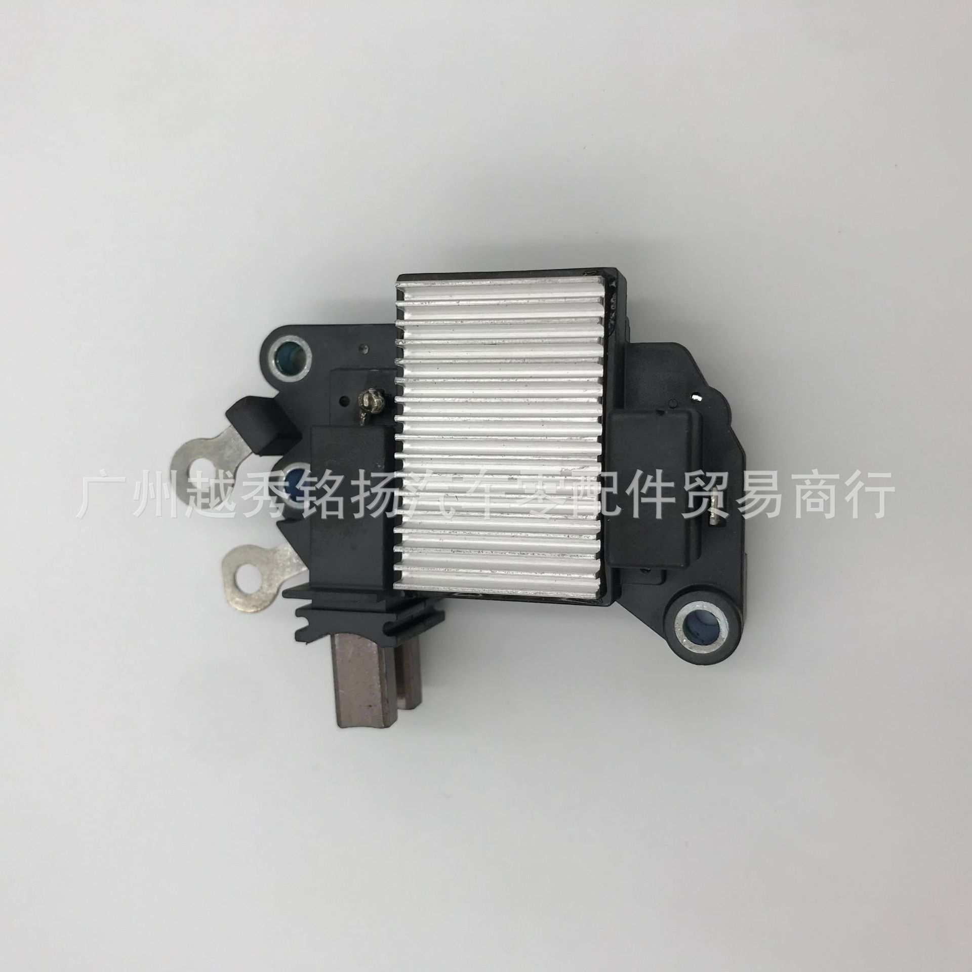 适用于奥博2980ZX 重汽豪沃T7 豪瀚重汽曼汕德卡汽车发电机调节器