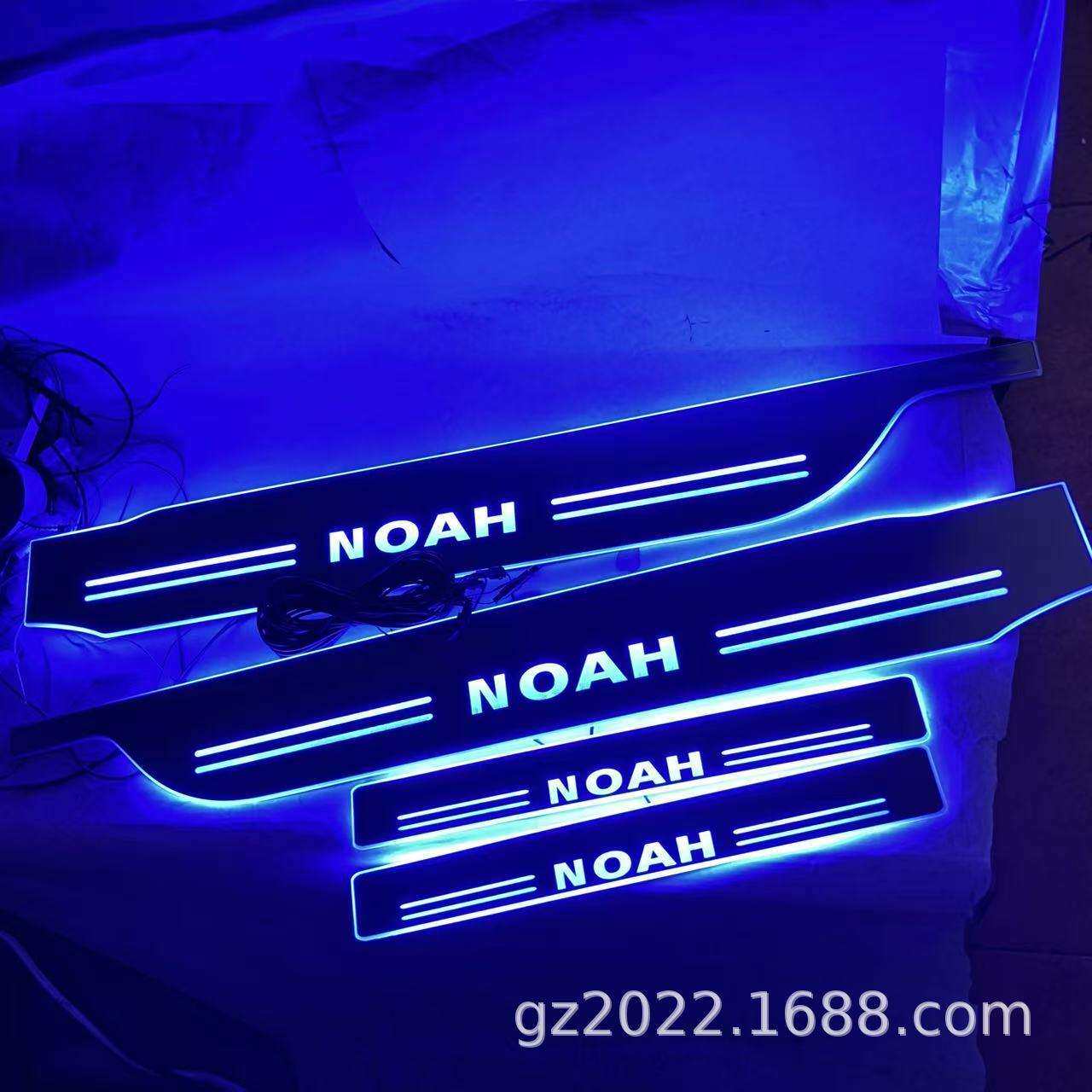 适用于丰田NOAH VOXY 90系NOAH流光动态迎宾踏板跑马LED灯门槛条