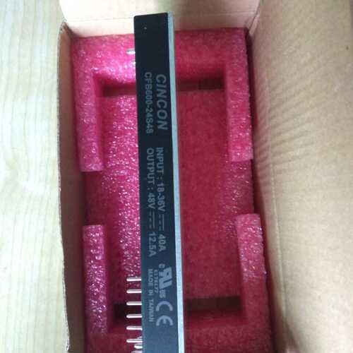 600至700 W系列模块电源CFB700-48S28 CFB600-24S12 CFB600-24S32