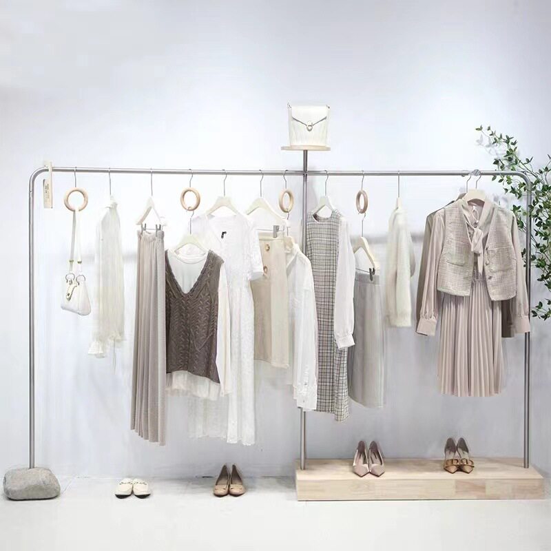 女装店橱窗石头展示架实木板托落地中岛架挂衣架服装侧挂陈列道具