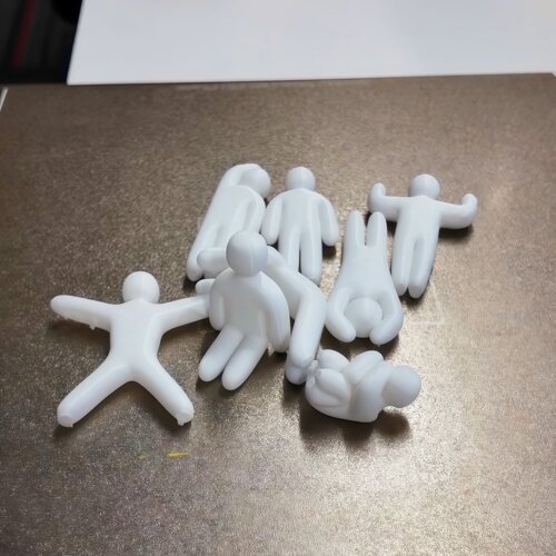 在公司玩涂鸦躲猫猫小人玩具
