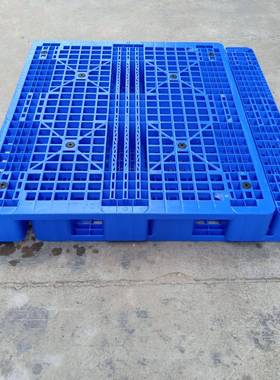 供川字型塑料托盘蓝色网格防潮塑胶防潮板销上货架托盘内置钢管