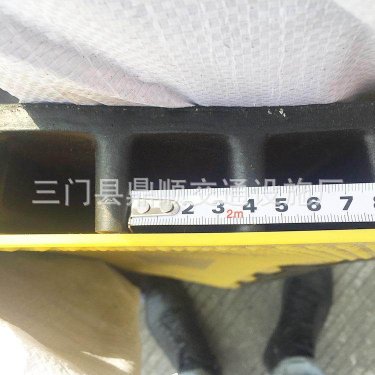 三门PVC三槽减速带 室内外过线压线板 水管电缆保护垫橡胶减速带