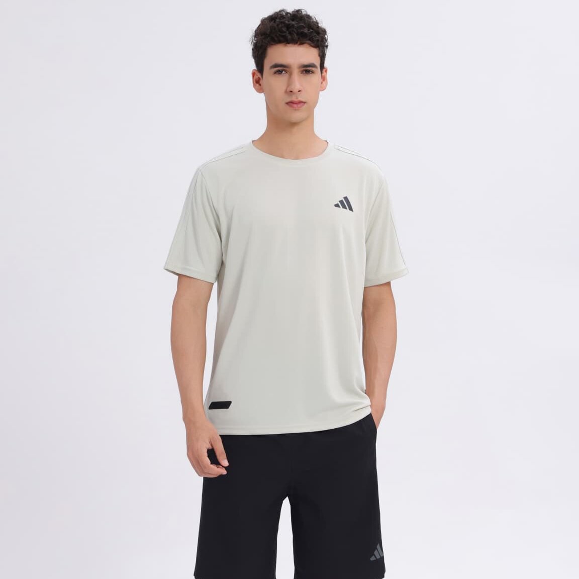 Adidas/阿迪达斯短袖男T恤运动休闲2026新款夏圆领半袖柔