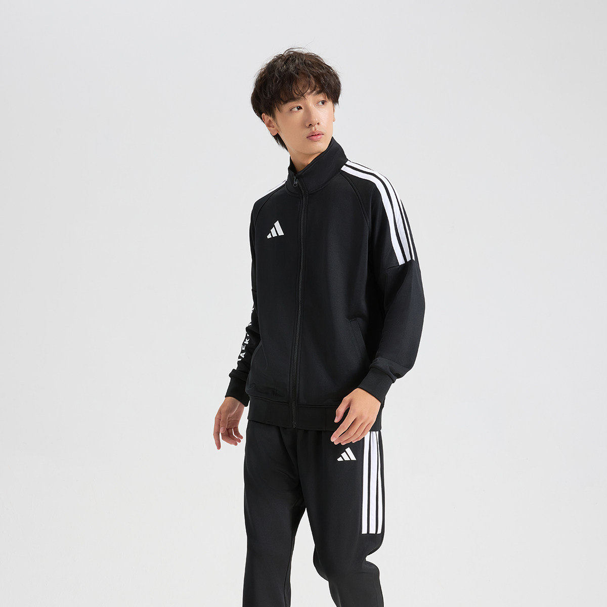 Adidas/阿迪达斯男立领夹克运动风三条纹防风外套男外套