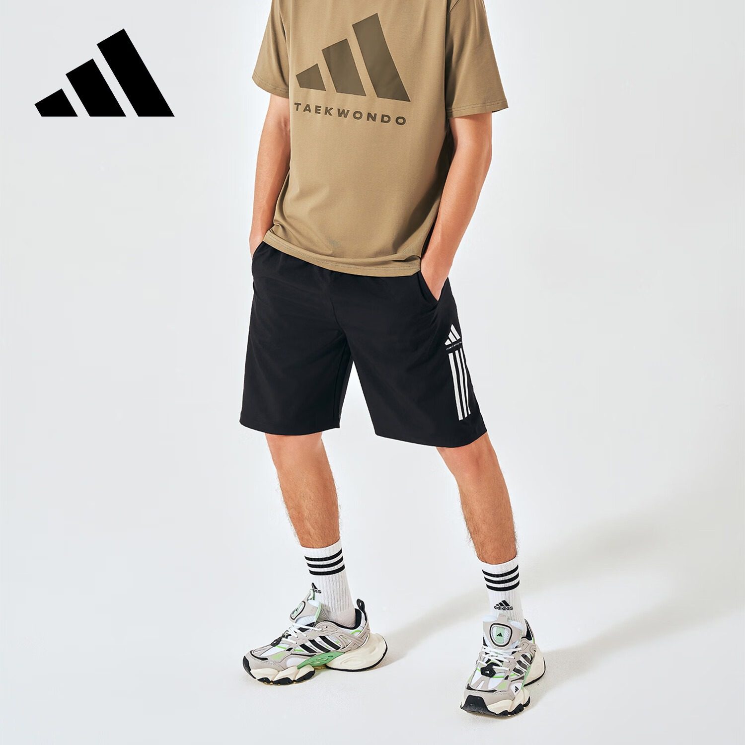 Adidas/阿迪达斯黑色条纹运动短裤透气舒适五分裤休闲运动梭织