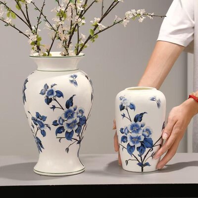 青花瓷式德镇陶瓷瓶古蓝色花复摆件中景花器水培家居客厅插花高级