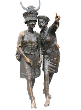 苗族人物少数民族玻璃钢雕塑制作铜雕人物情景火车站广场园林雕塑