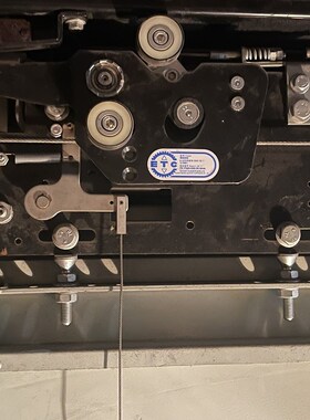 易升MS209门锁钩111.02.209G1_E/江南快速电梯货梯MS易升厅门挂板