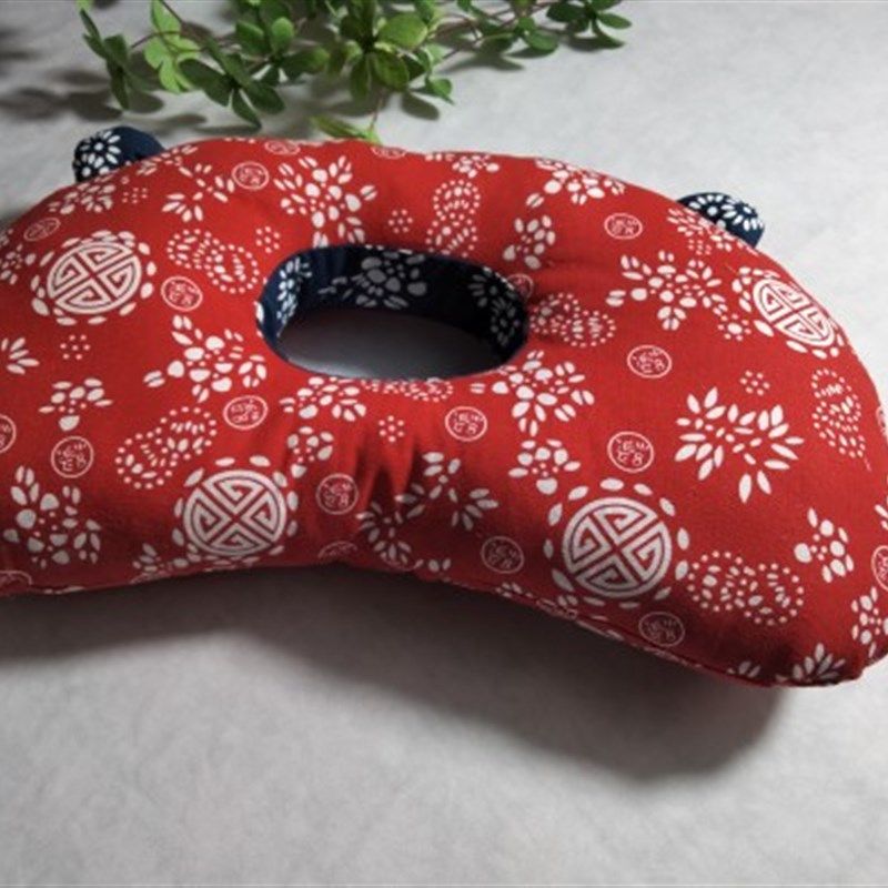 单孔耳枕儿童月牙枕透气护耳大花布荞麦壳珍珠棉填充幼儿定型枕头