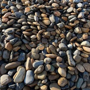 湖南河卵石鹅卵石河滩石变压器变电站石头五彩铺地铺路黑白原石