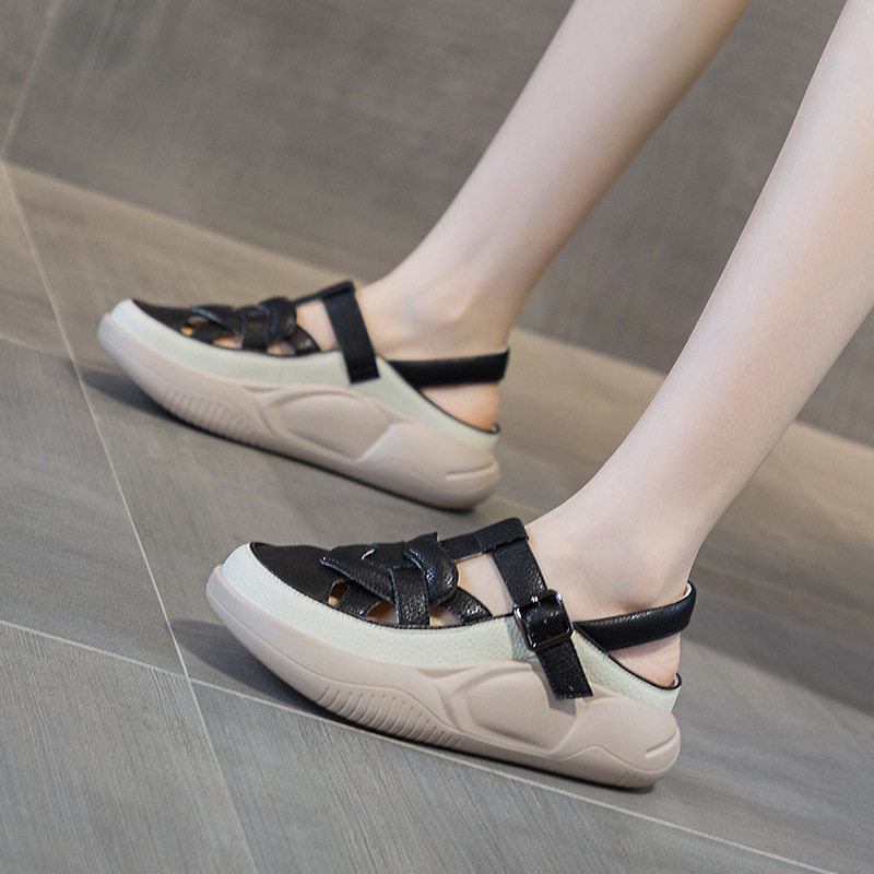 2026新款凉鞋女皮面平底包头软底孕妇鞋休闲时尚外穿拼色沙滩凉鞋