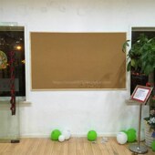水松板公告栏 150cm图钉板 实木框双面软木板留言板 背景照片墙90