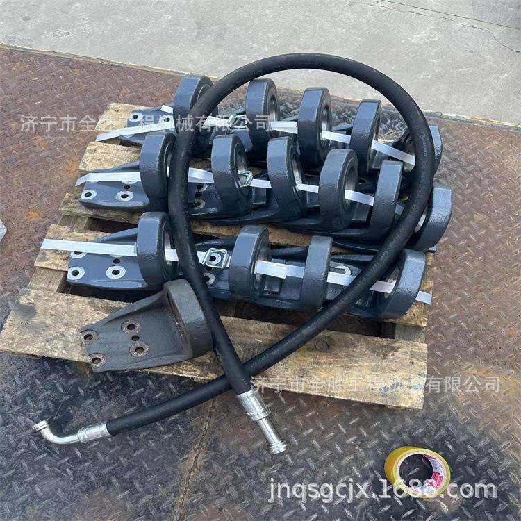 PC200-8挖掘机发动机支座20Y-01-41180 软管07098-00622