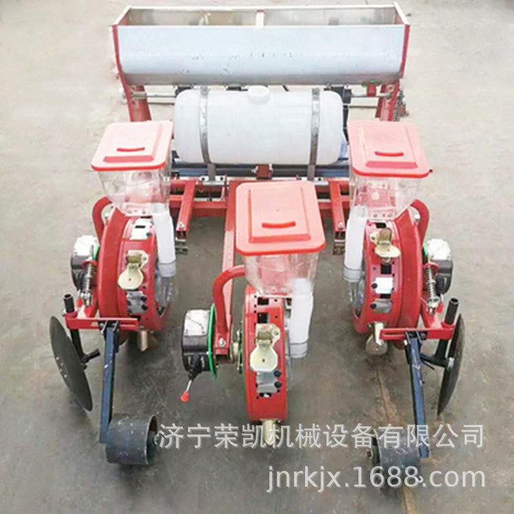 多功能铺膜玉米播种机 膜上鸭嘴打孔施肥 油菜豆类谷子高粱精播机,农机/农具/农膜,播种栽苗器/地膜机,淘宝优惠券,粉丝福利购,淘宝优惠卷