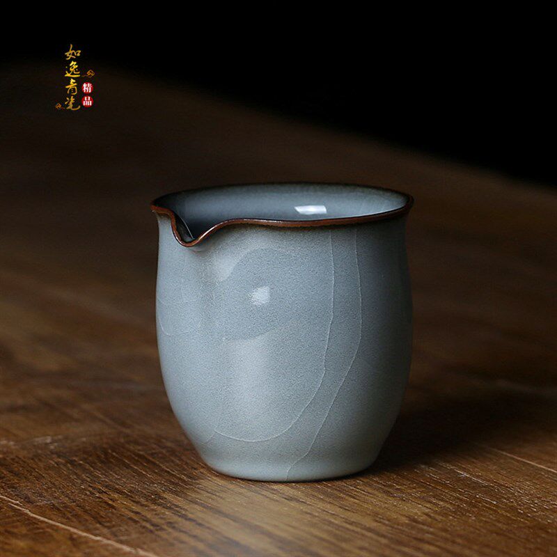 青瓷王文铁骨手工公道杯龙泉哥窑铁胎大号茶海陶瓷分茶器茶道配件