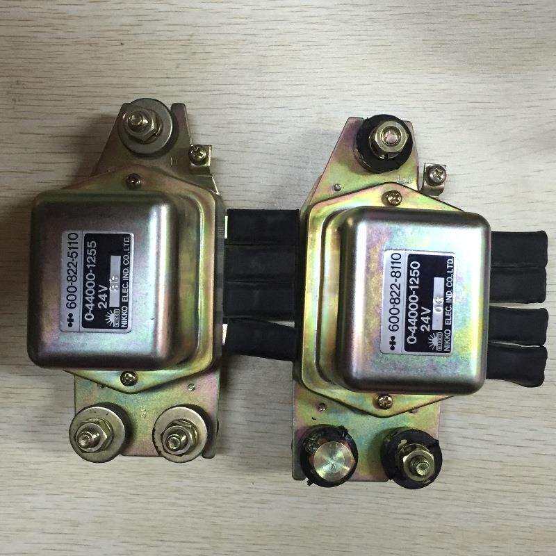 现代R210-7挖掘机驾驶室配件71N6-10300 减震垫