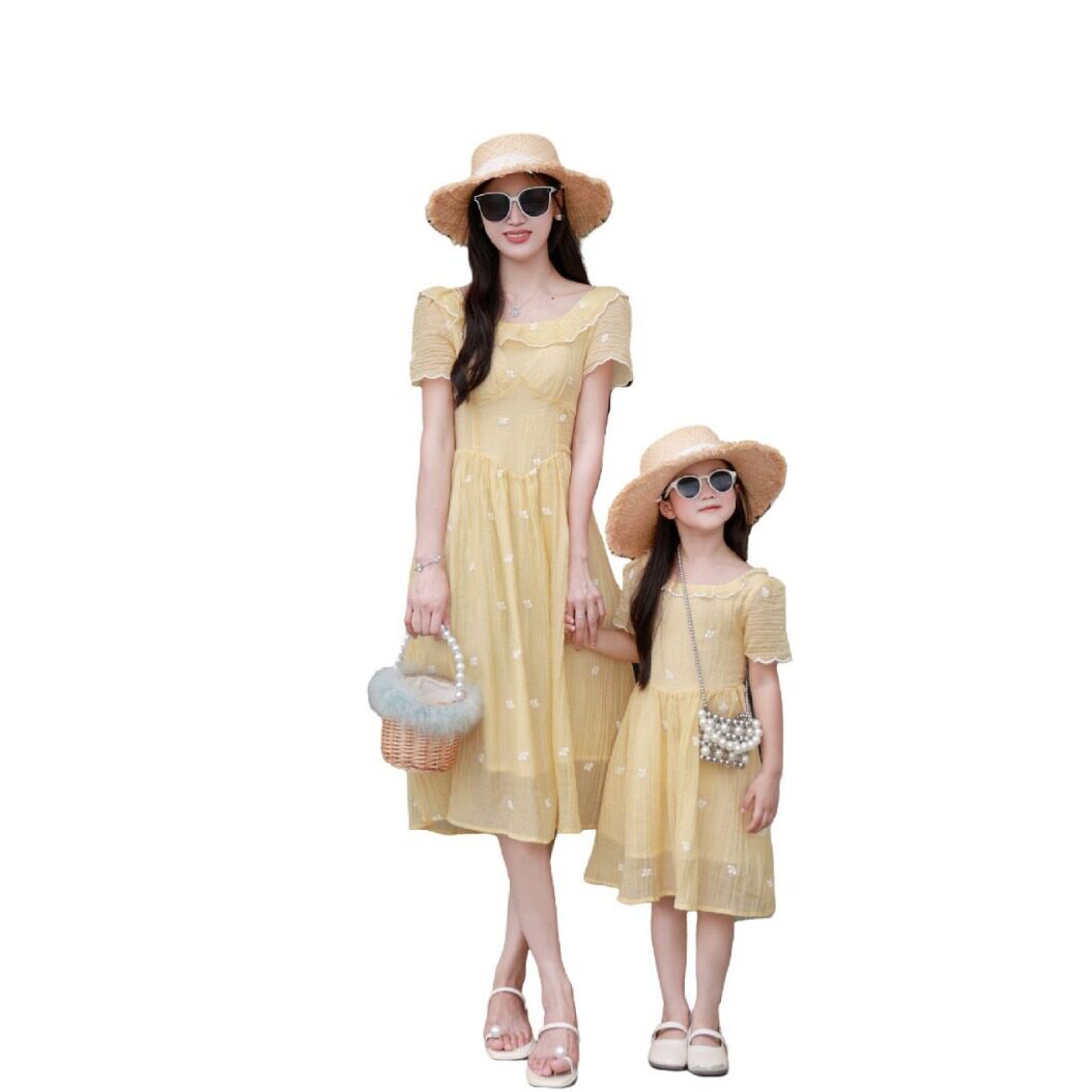2026新款母女装夏季立体刺绣方领亲子连衣裙韩版打揽复古短袖童装