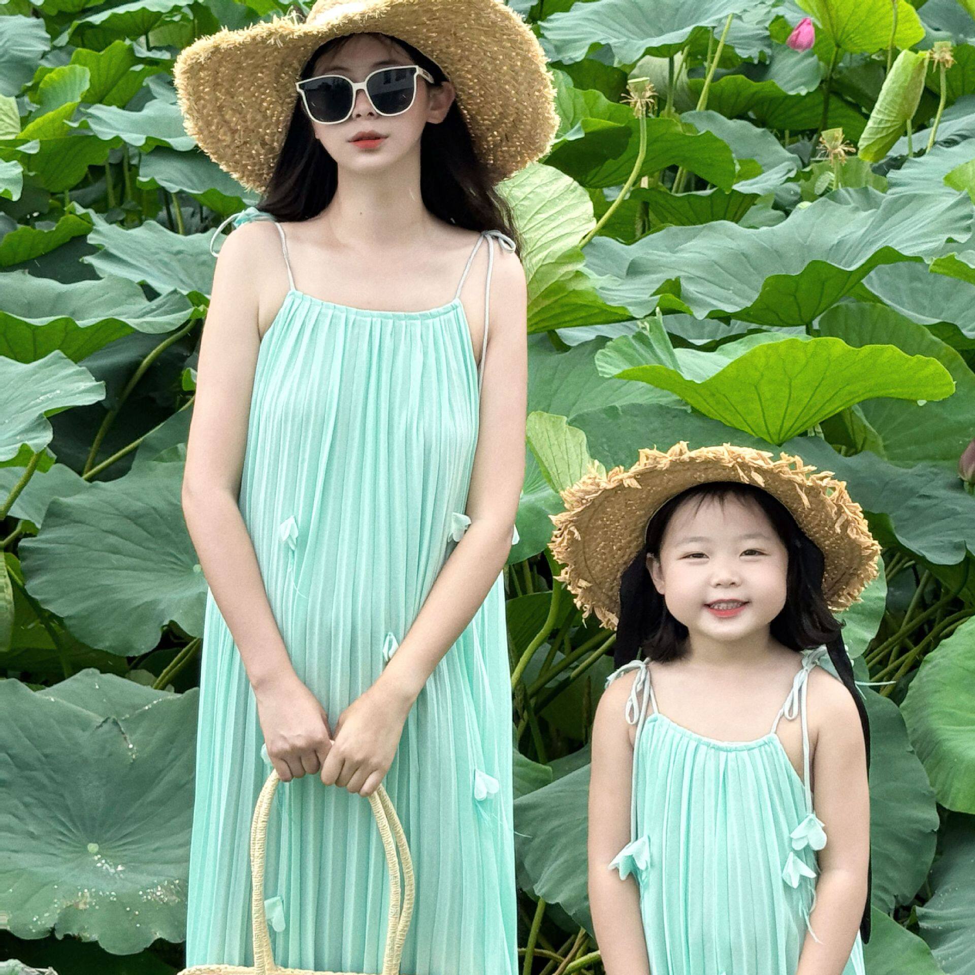 2026新款亲子装羽毛飘带仙女吊带裙夏季母女装连衣裙甜美风纯色百