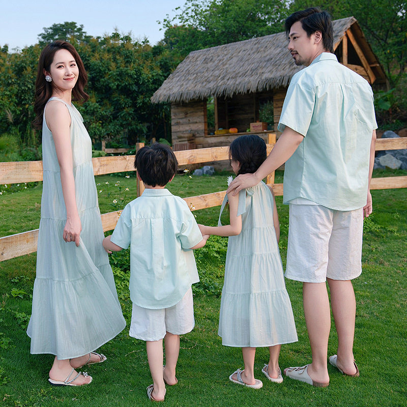 2026新款亲子装夏装一家三口四口海边度假风母女装父子衬衫套装高