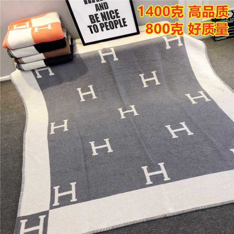 H字母羊绒羊毛毛子沙发单人被被h家夏季薄款办公室毯巾子午睡条纹