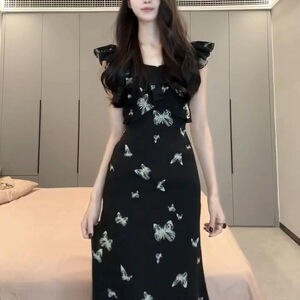 高级感法式小飞袖碎花连衣裙子女装2026新款夏季小众韩系黑色长裙