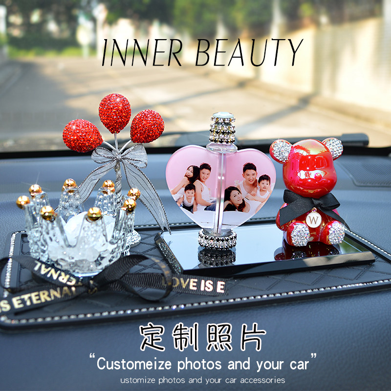 新款车载摆件水晶上档次2022款车饰女香水汽车车内装饰品定制照片