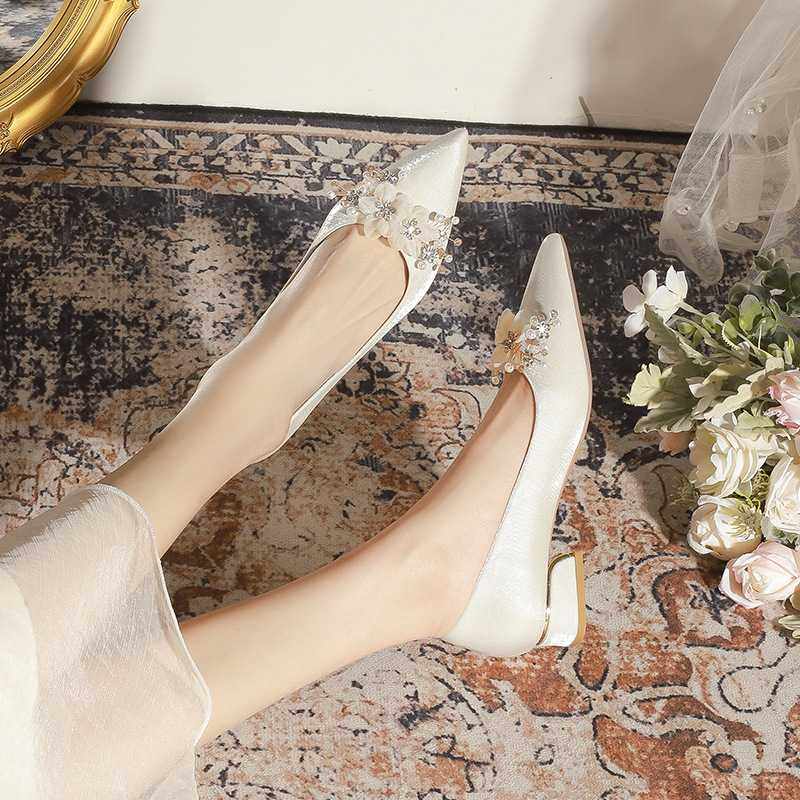 C388-11粗跟尖头婚鞋新娘2023年新款低跟仙女结百搭浅口大码40-43,女鞋,婚鞋,淘宝优惠券,粉丝福利购,淘宝优惠卷