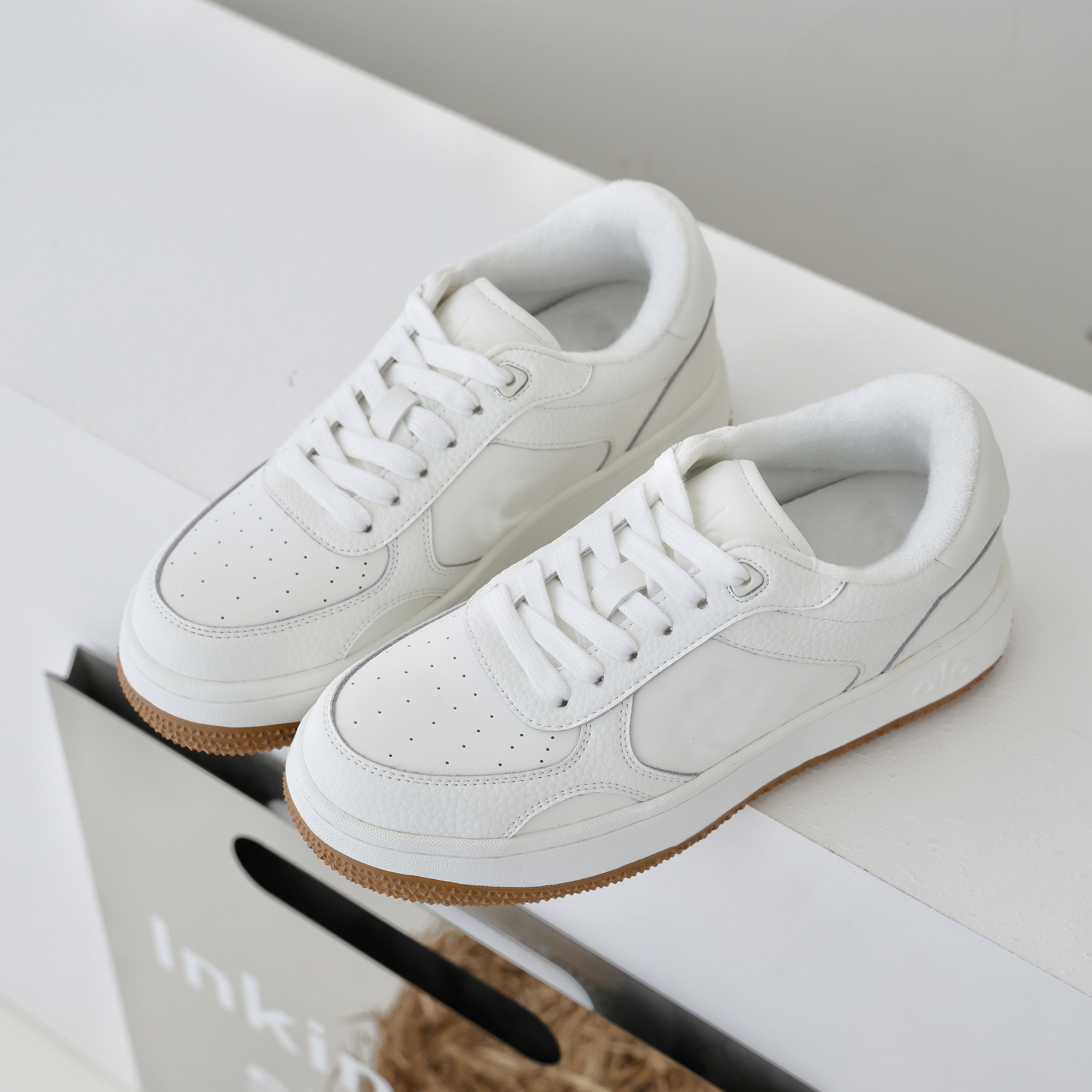 【大L外贸专享】牛皮厚底增高舒适休闲运动小白鞋BTLZ-0353