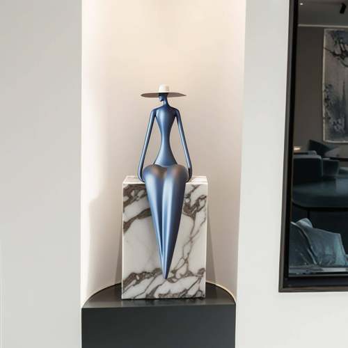 意式极简坐姿人物摆件现代玄关壁龛客厅电视柜旁落地雕塑装饰品