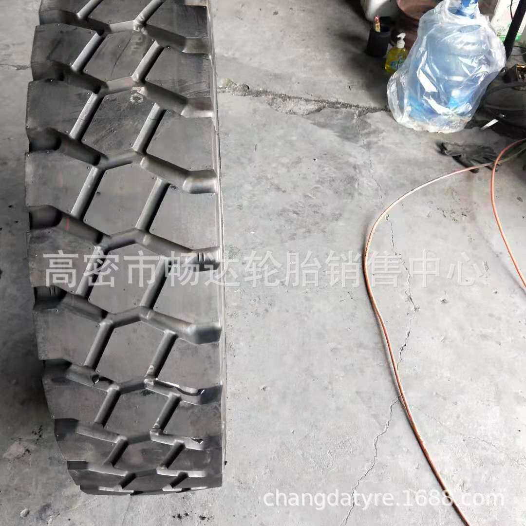 销售9.00R20叉车轮胎 大块花纹 全钢丝