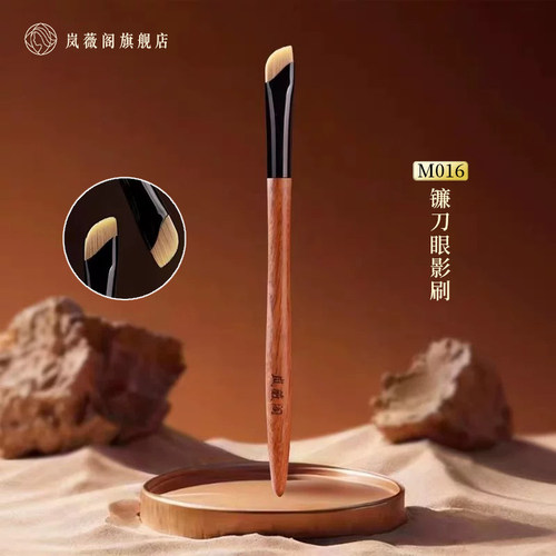 纤薄刷头，精准勾勒