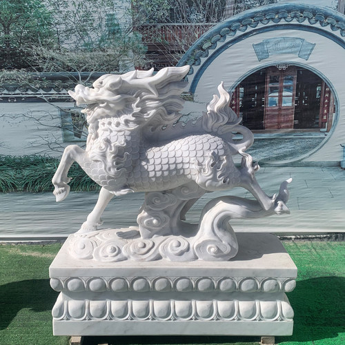 石雕麒麟一对天然汉白玉晚霞红青石瑞兽别墅酒店庭院家用门口摆件