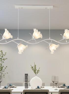 餐厅吊灯铃兰花简约现代创意法式复古奶油风绿色2022年新款灯具