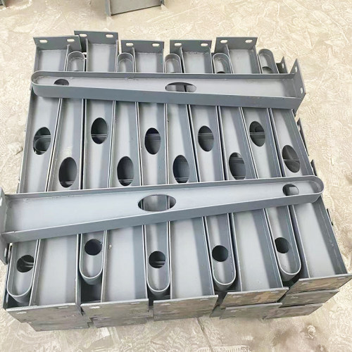 牛腿支架雨棚钢梁 满焊碳钢玻璃挑梁 雨搭H T 工异型钢构定制